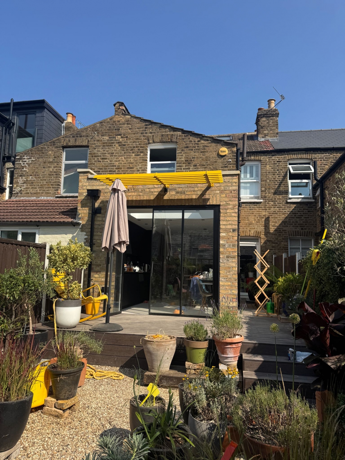 Extension with brise soleil